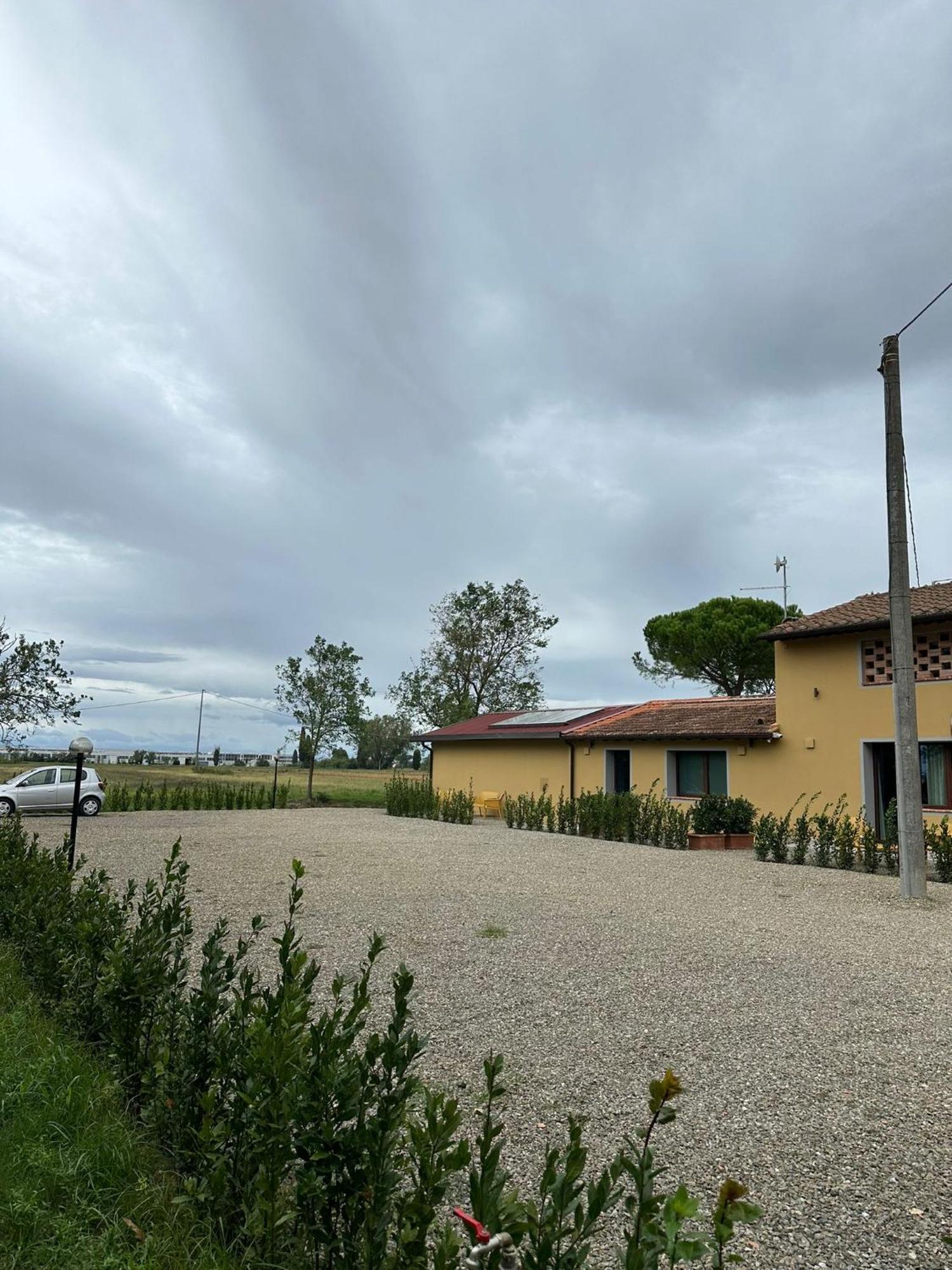 La Vecchia Cantina Guzzardi Lari 外观 照片